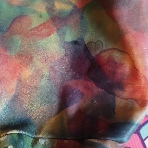 Vintage 1984 Leather painted tye dye design BoHo bag, long strap 17" 1/2 x 14" - Picture 12 of 12